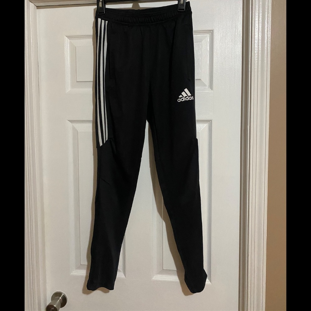 Adidas paints